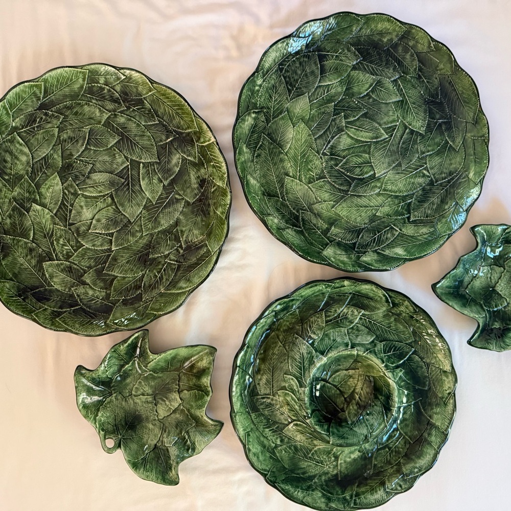 Green Leaf Ceramic Serveware Set - Classic Leaf Motif